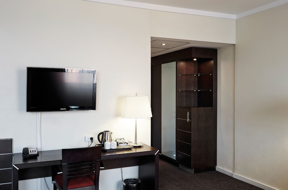 Imperial Hotel 39/40