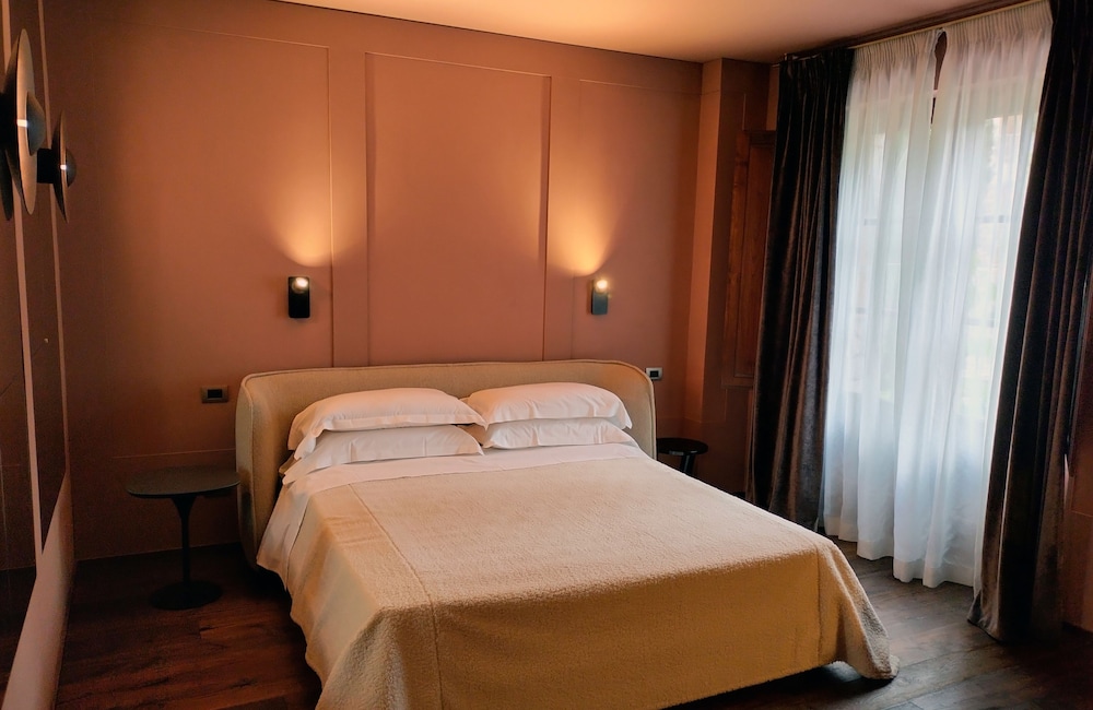 1 BEDROOM, DELUXE, STUDIO, SUITE, KING BED
