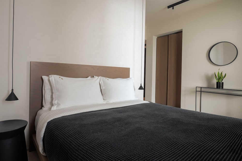 SUPERIOR, DOUBLE BED, NO VIEW, MINI POOL