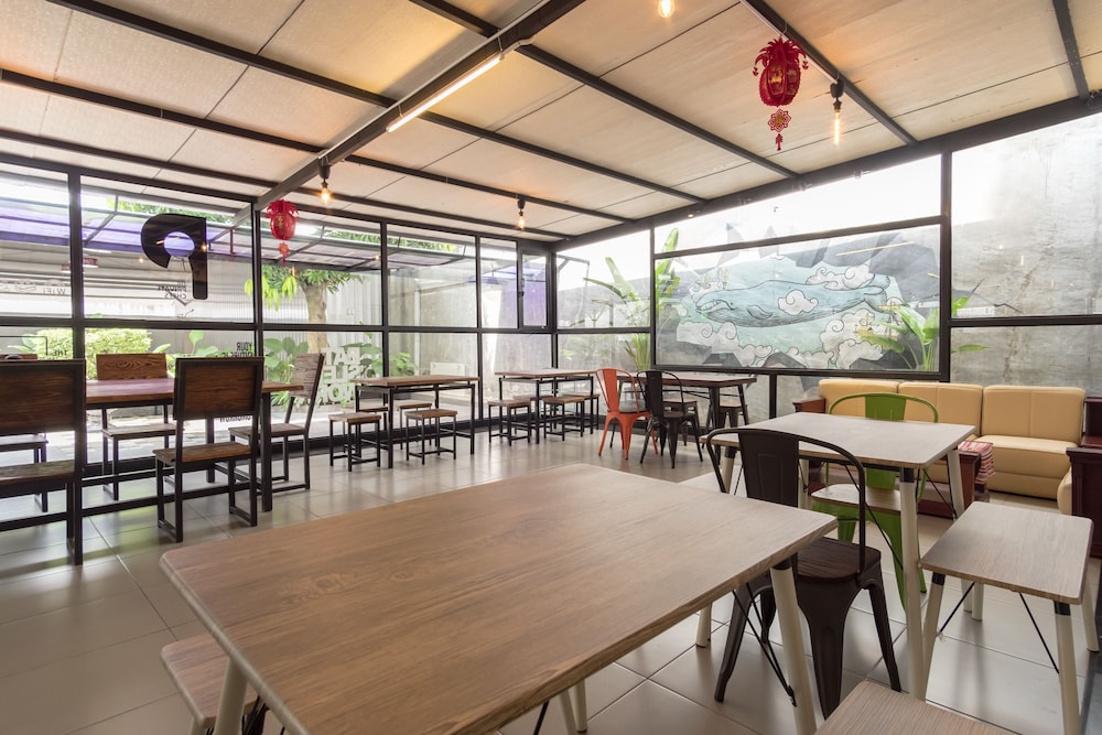 Oyo 319 Putra Mulia Hotel 25/32