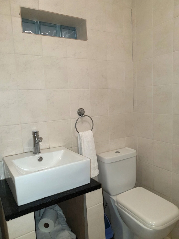 بنغل عائلي بسرير كوين وسريرين منفصلين بغرفتي نوم، Gecko Cottage 8/10