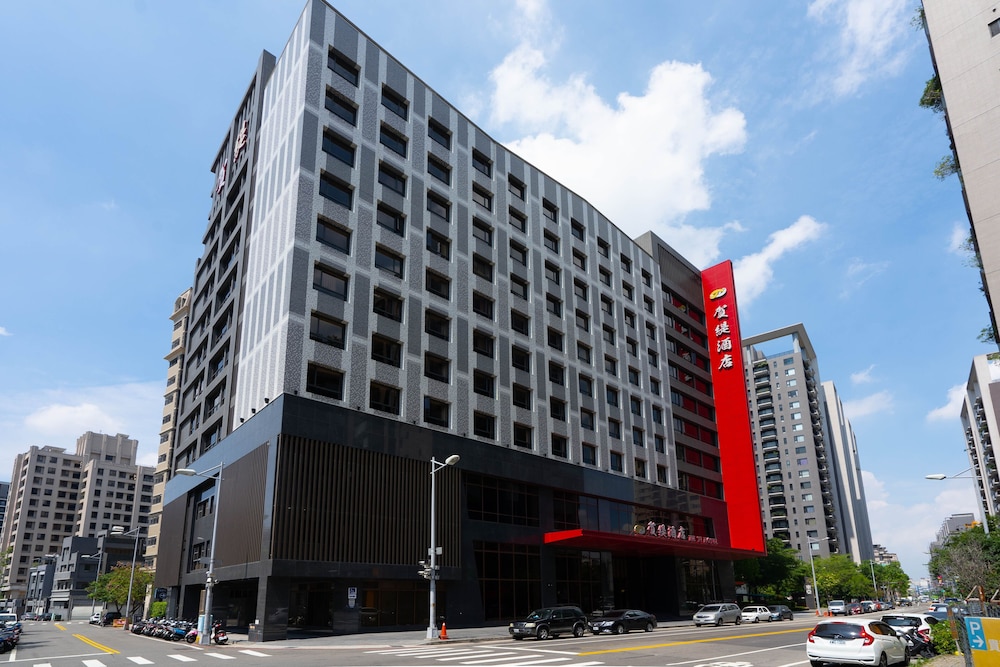 He Ti Hotel 5/50