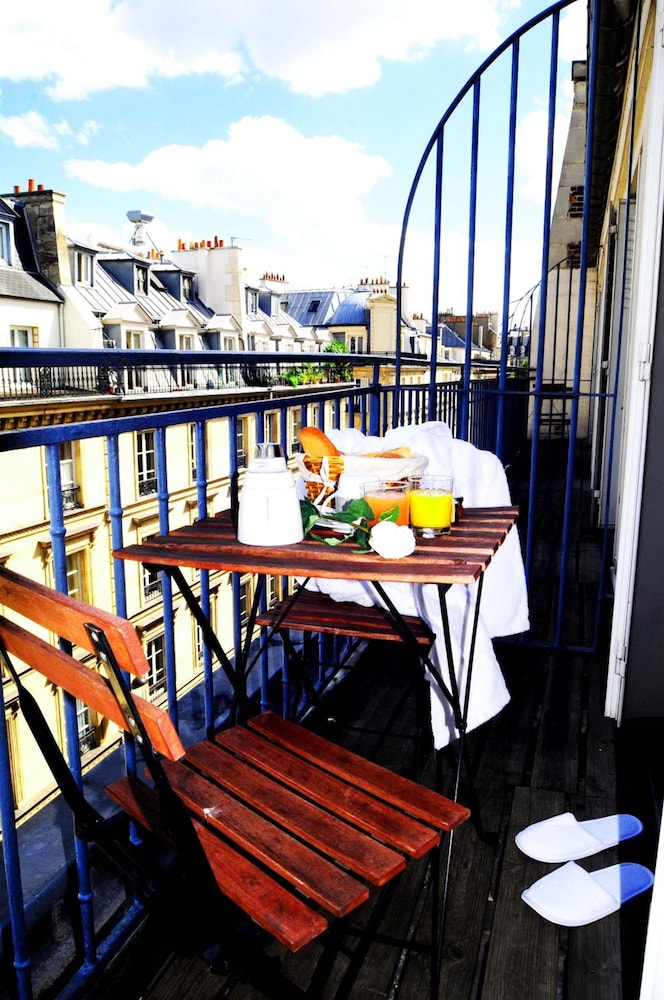 Hotel Opera Marigny 52/62