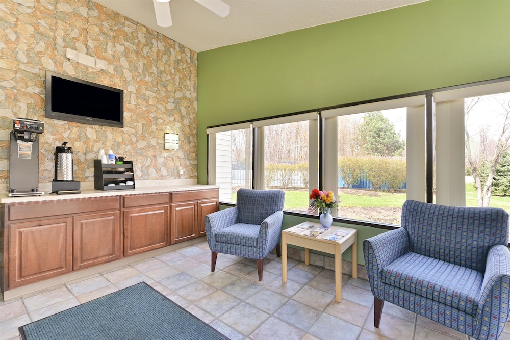 Mentor Home Inn & Suites 12/43