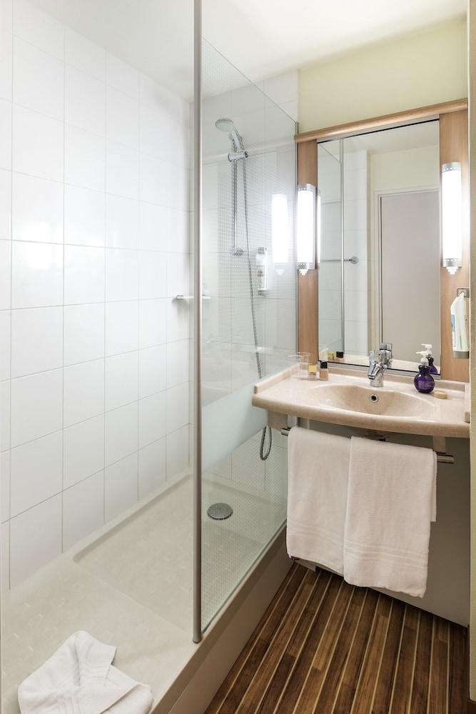 Ibis Rennes Cesson 20/76