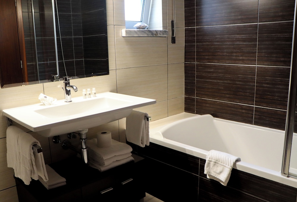 HOTEL LOURO 68/69