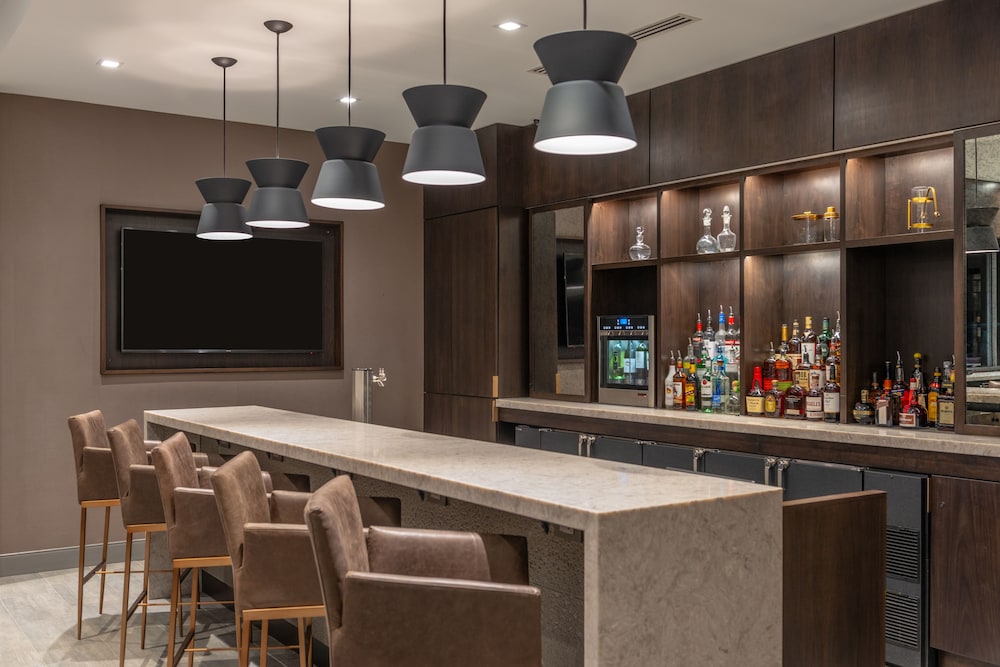 HOLIDAY INN BOSTON LOGAN AIRPORT - CHELSEA 43/64