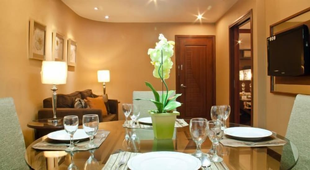 Royal Garden Hotel 40/44