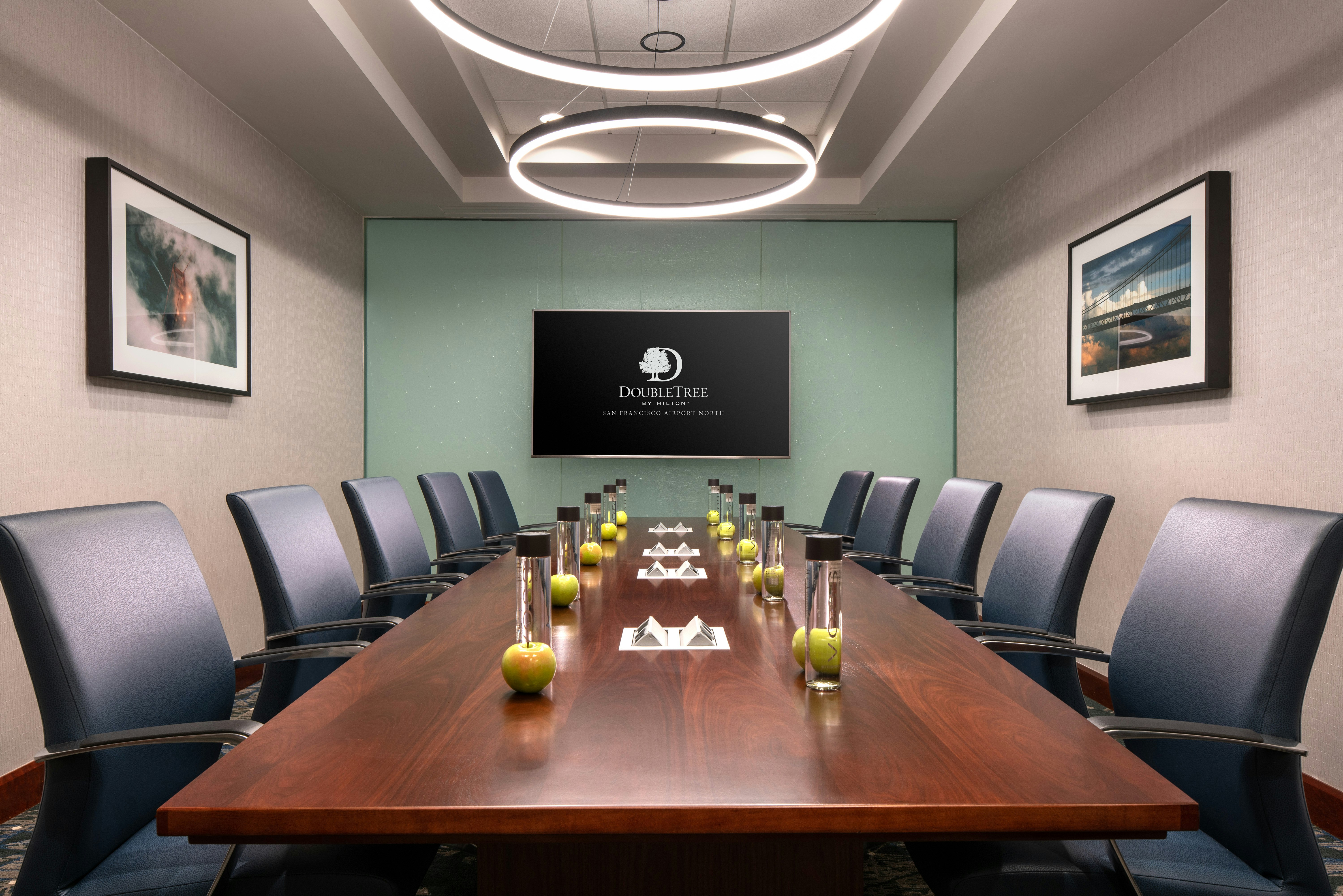 DoubleTree by Hilton Hotel San Francisco Airport North 76/81