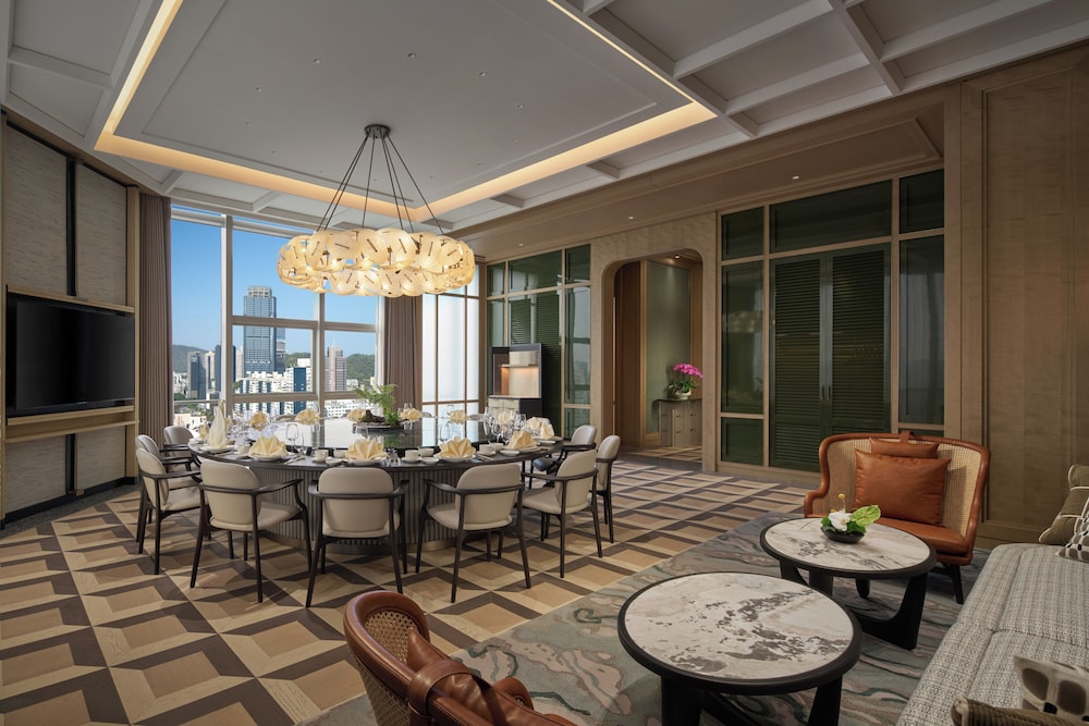 Hyatt Regency Zhuhai Gongbei 28/45