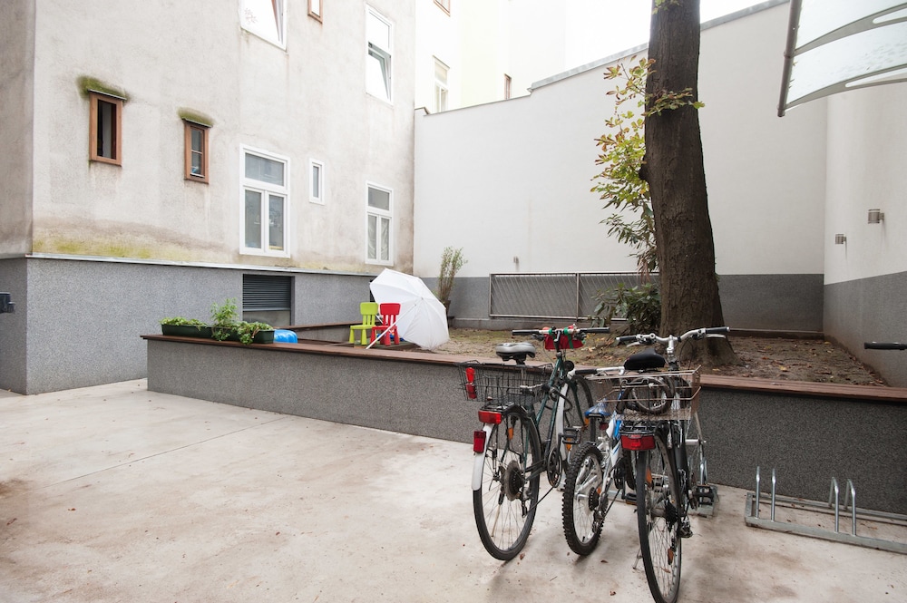 Royal Resort Apartments Westbahnhof 3/42