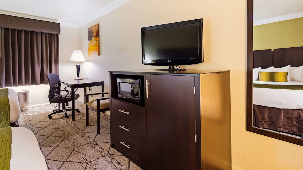Best Western Executive Inn Los Banos 28/33