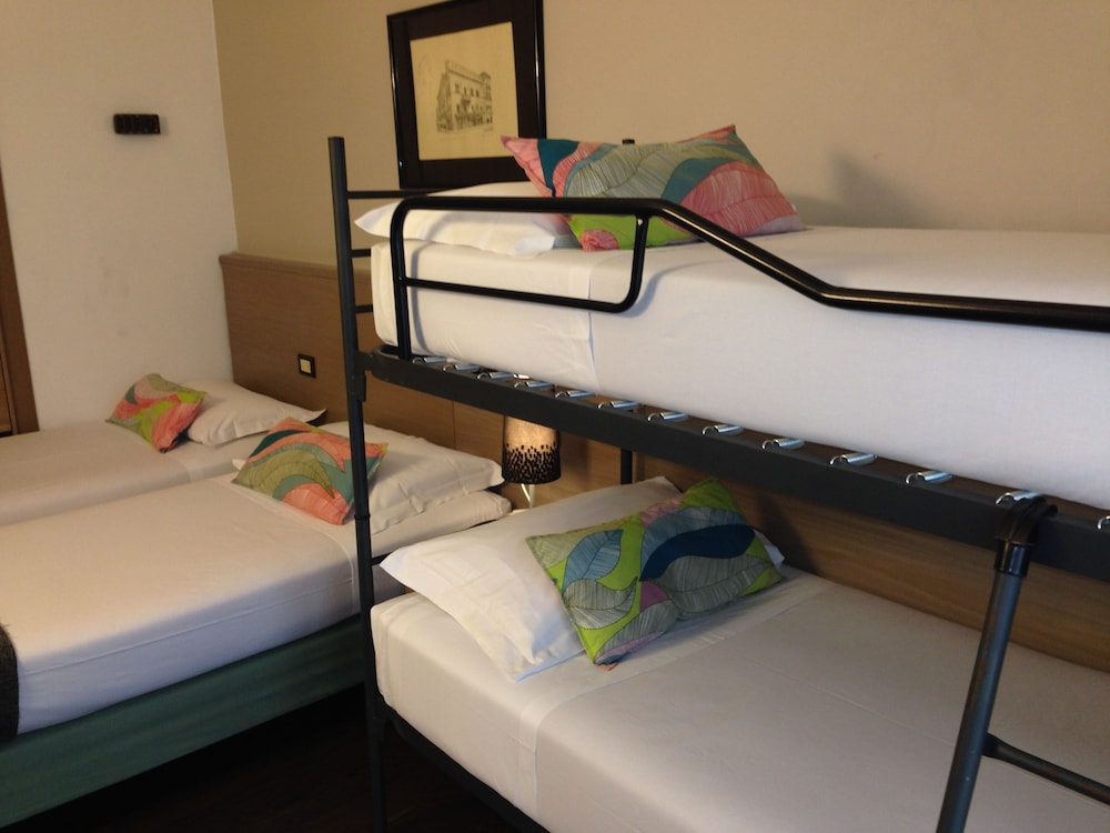 Hotel Forum 23/34