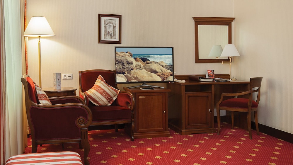 Grand Hotel Tien Shan 57/64
