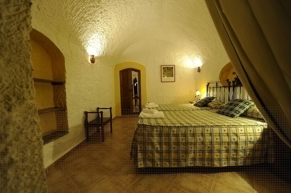 Cuevas La Granja 21/50