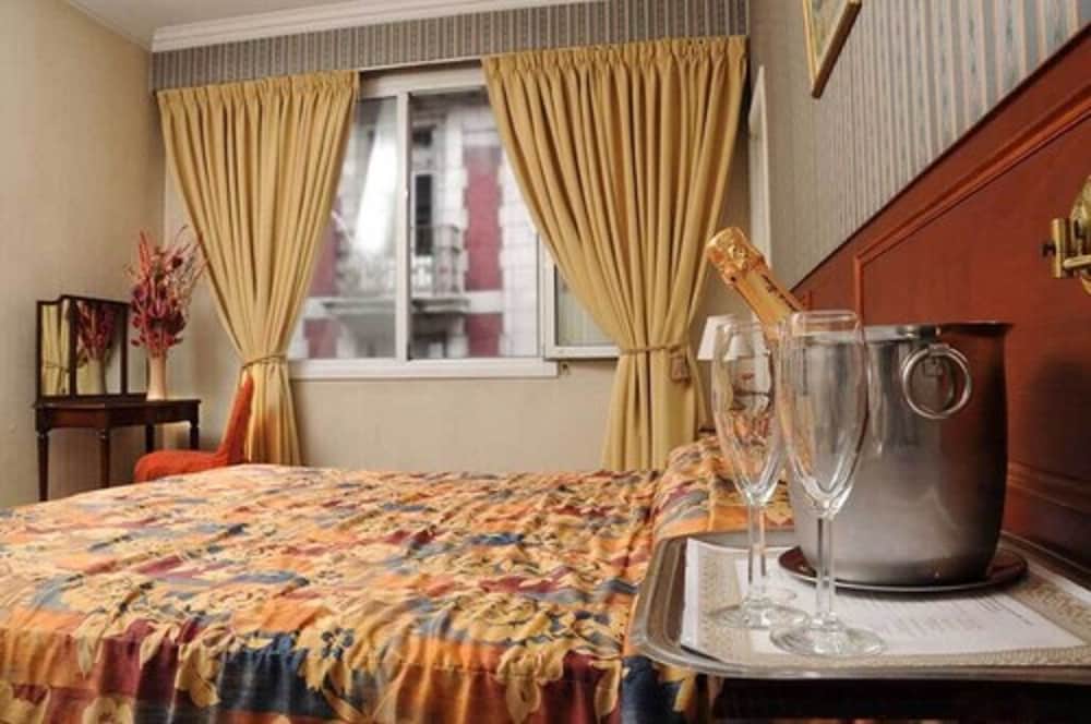 Hotel Regis 25/51