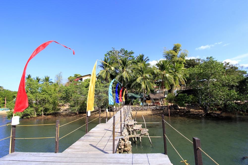 Discovery Island Resort and Dive Center 24/50