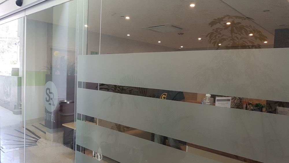 Sr Hotel 23/41