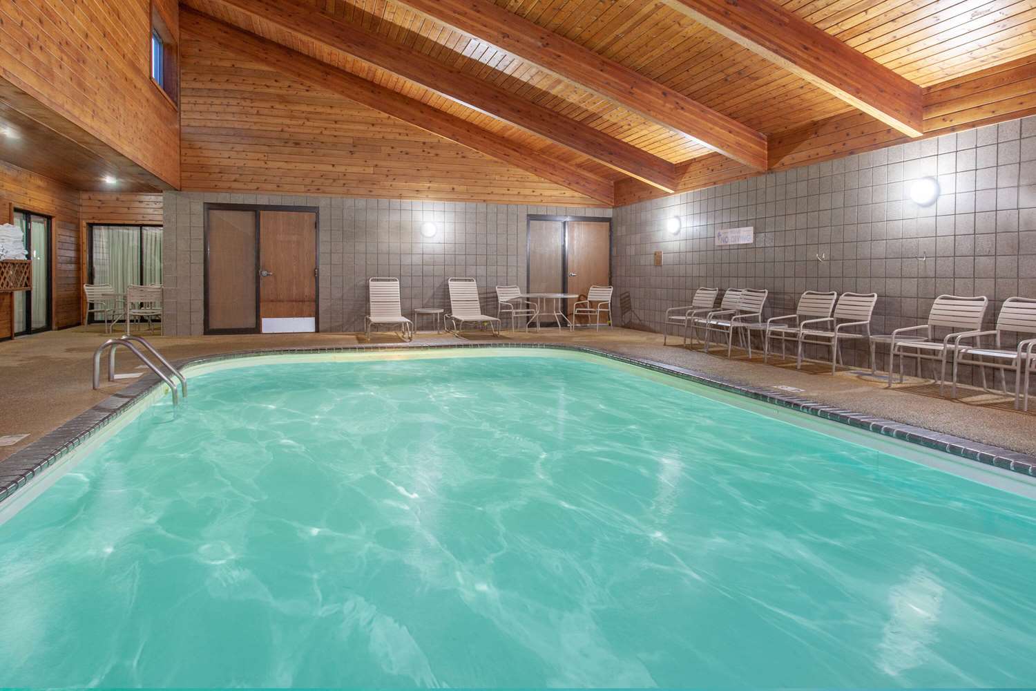 Americinn By Wyndham Cloquet 22/34