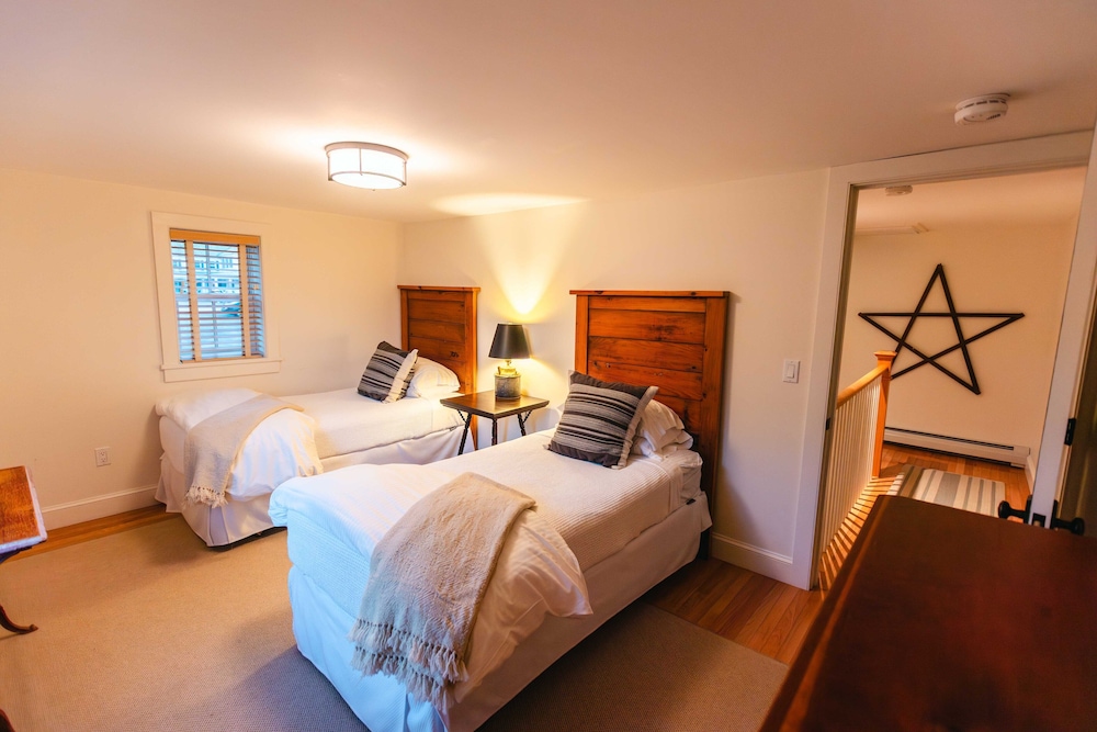 Hill Farm Inn 7/50