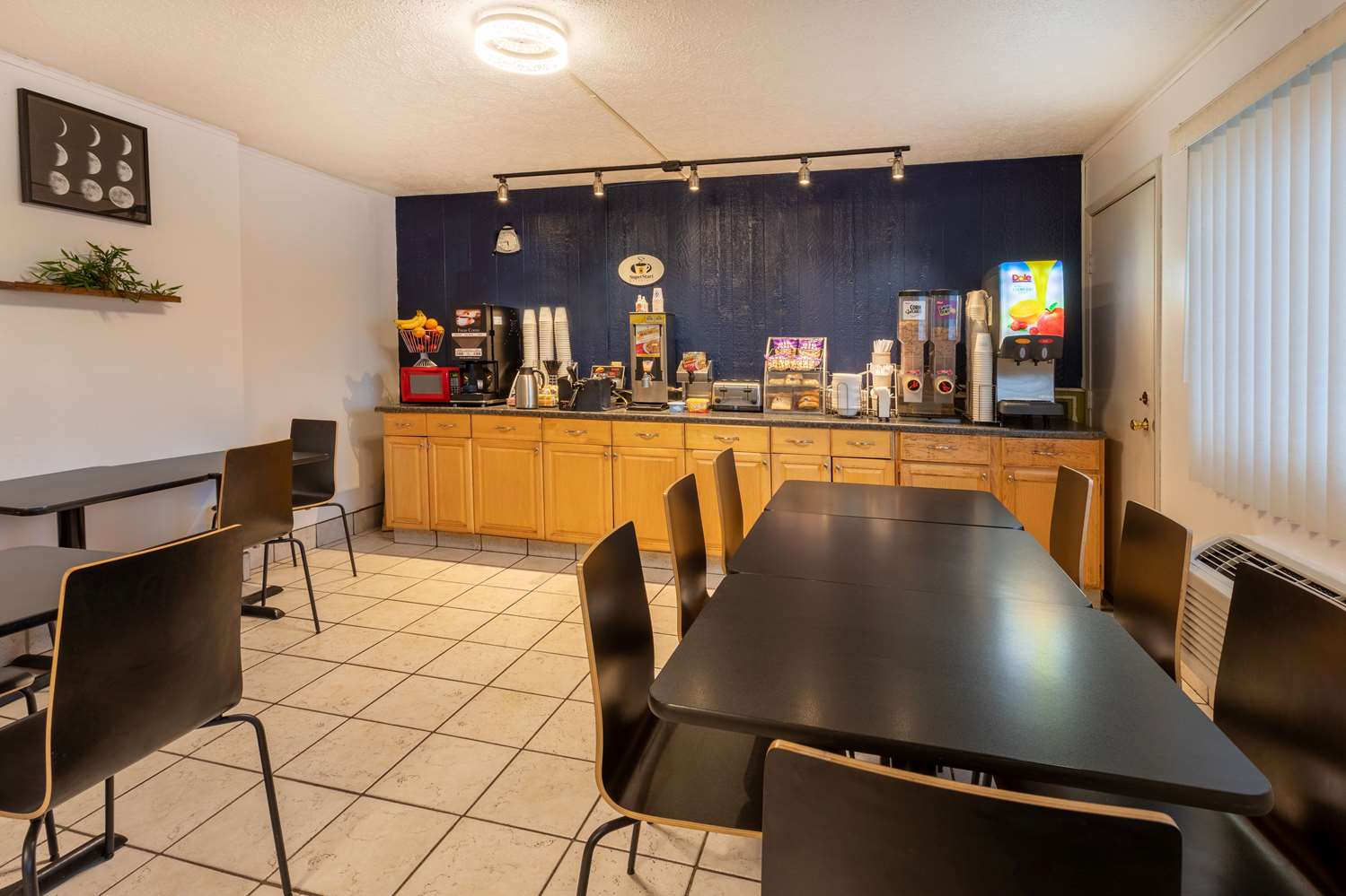 Super 8 by Wyndham Wooster 13/19