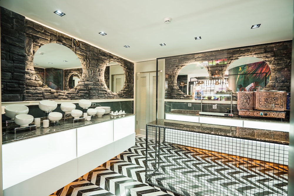Basel Hotel 14/50
