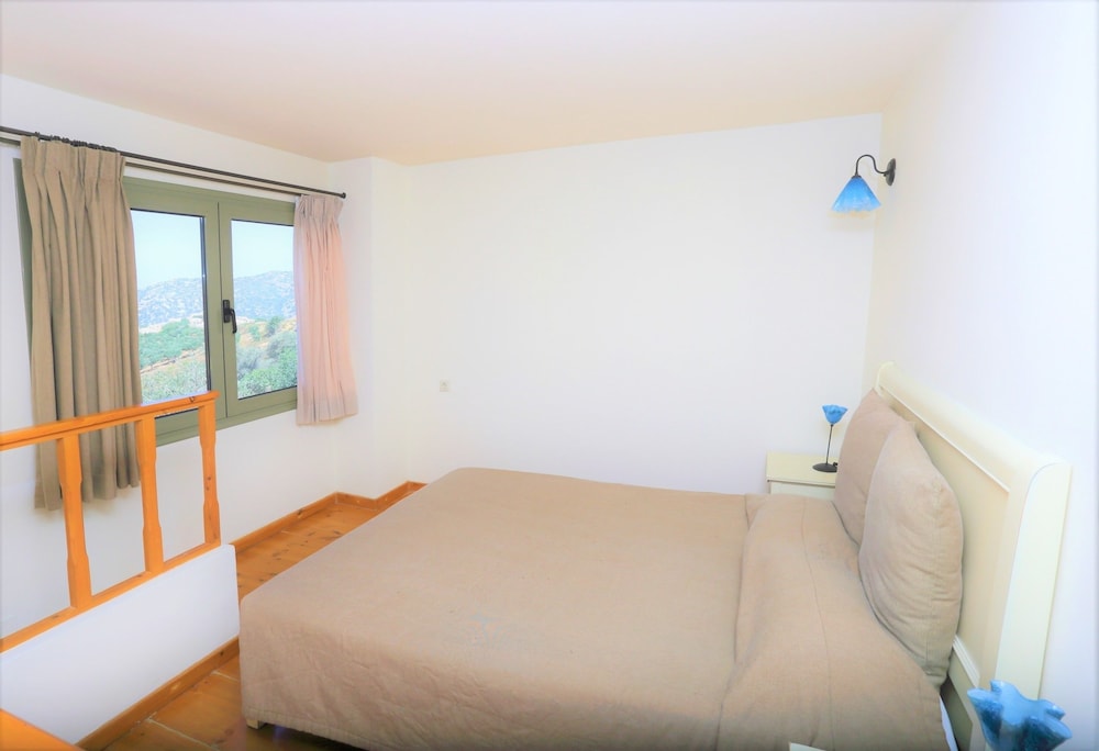 Mourtzanakis Residence 26/60