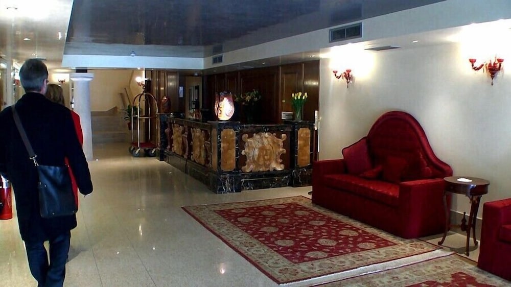 Pesaro Palace 41/60