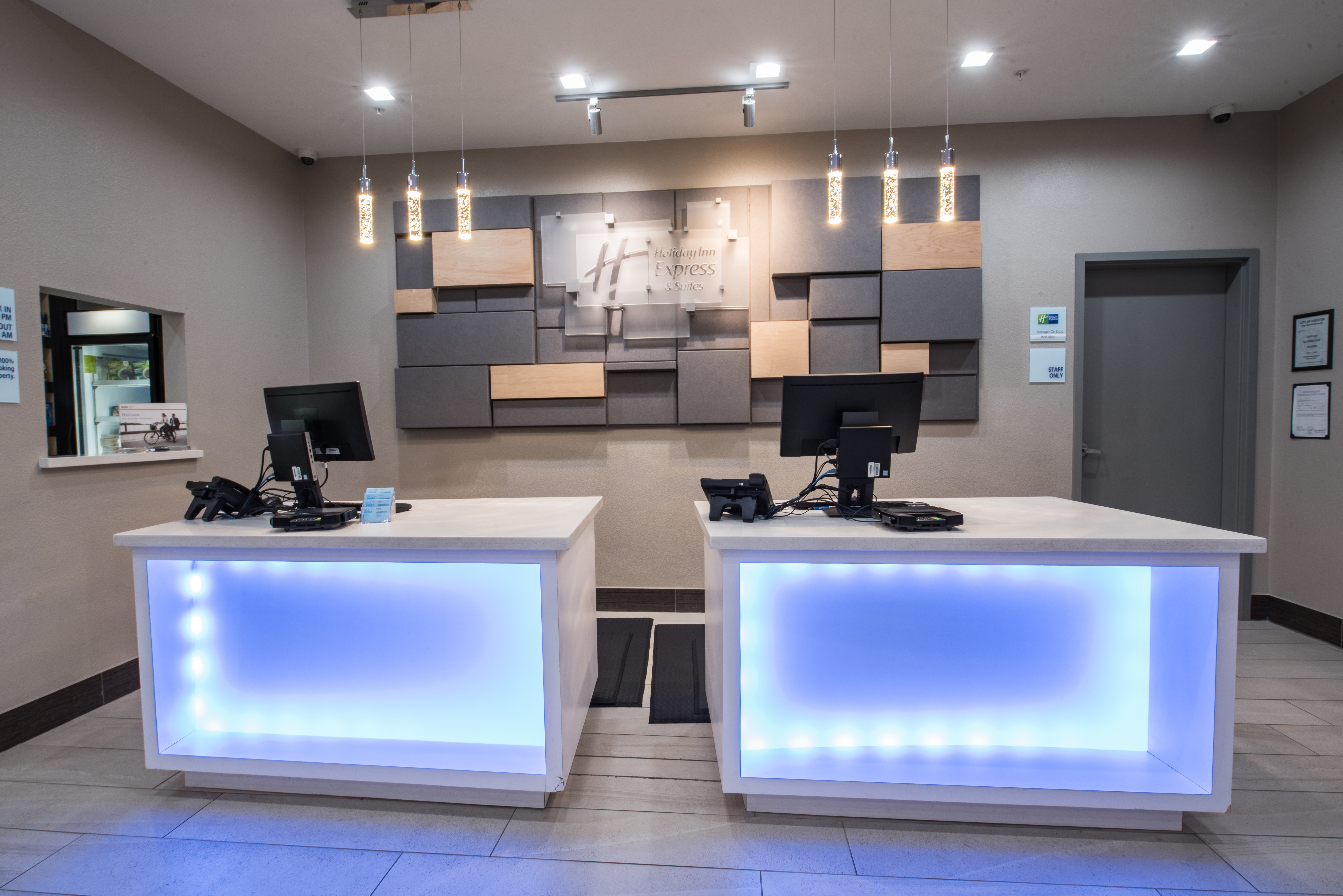 Holiday Inn Express Suites Houston Se Airport Area 14/71