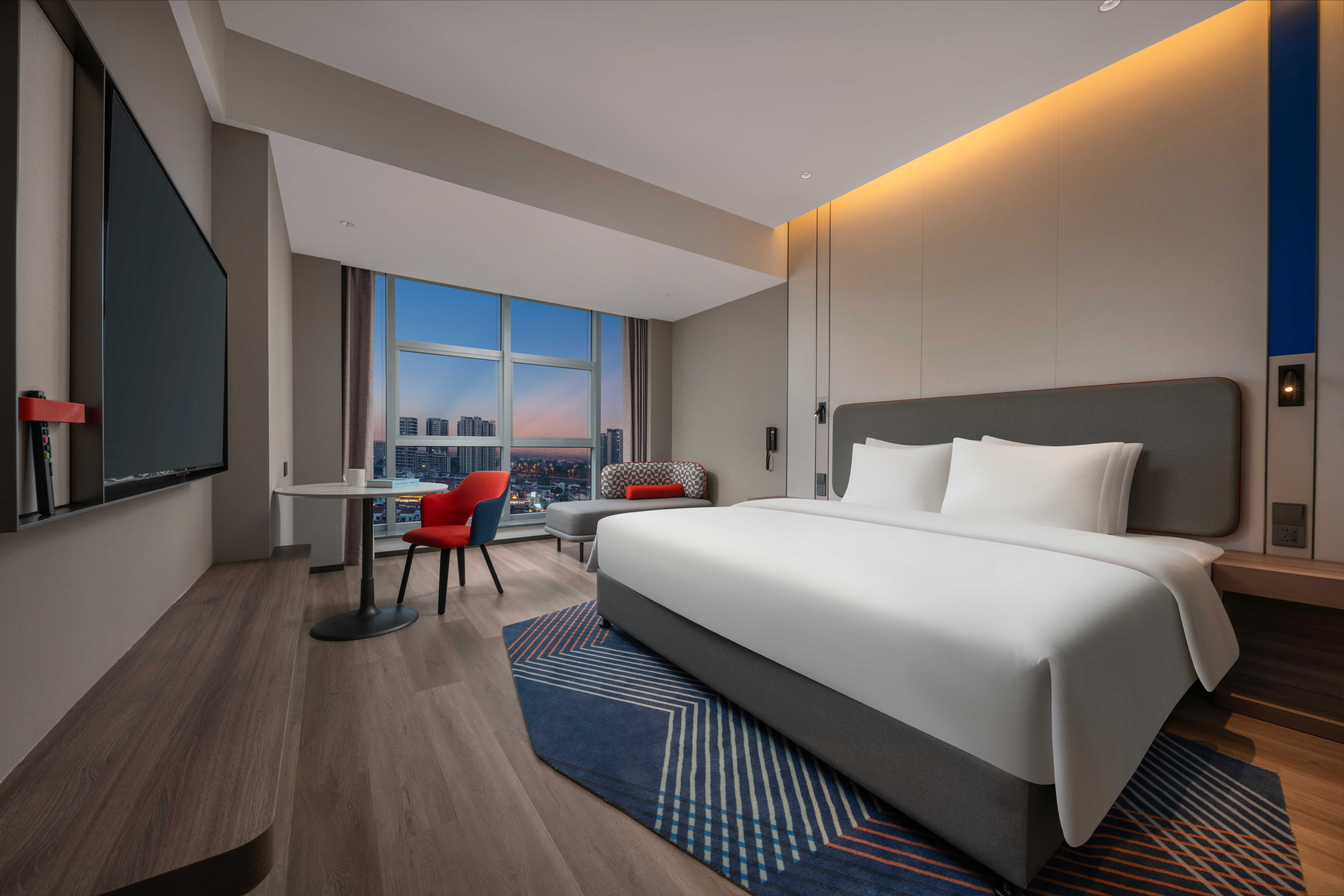 Standard, King Bed, Extra Floor Space