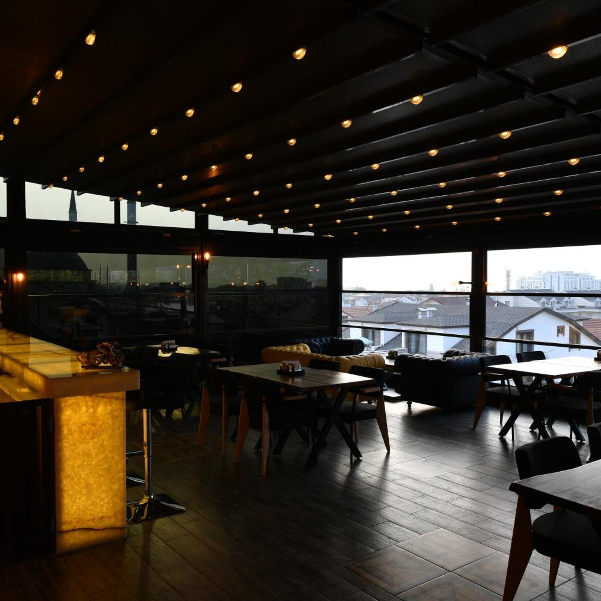 D'Lux Boutique Hotel 31/34