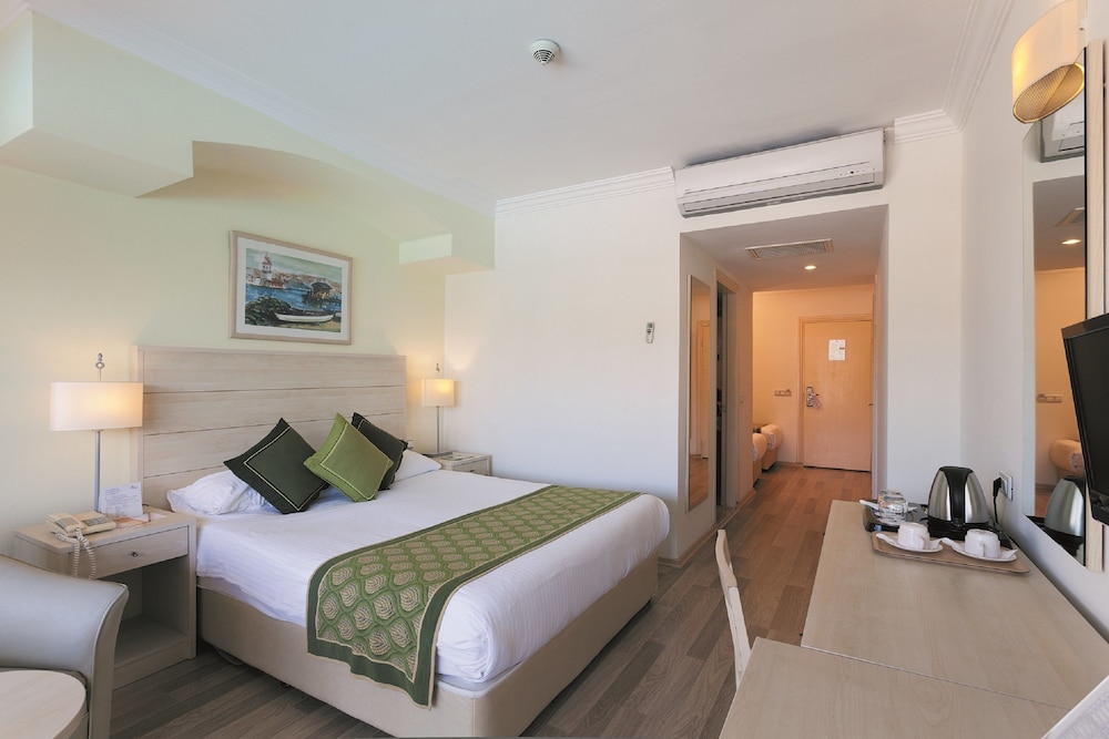 Febeach Hotel 6/50