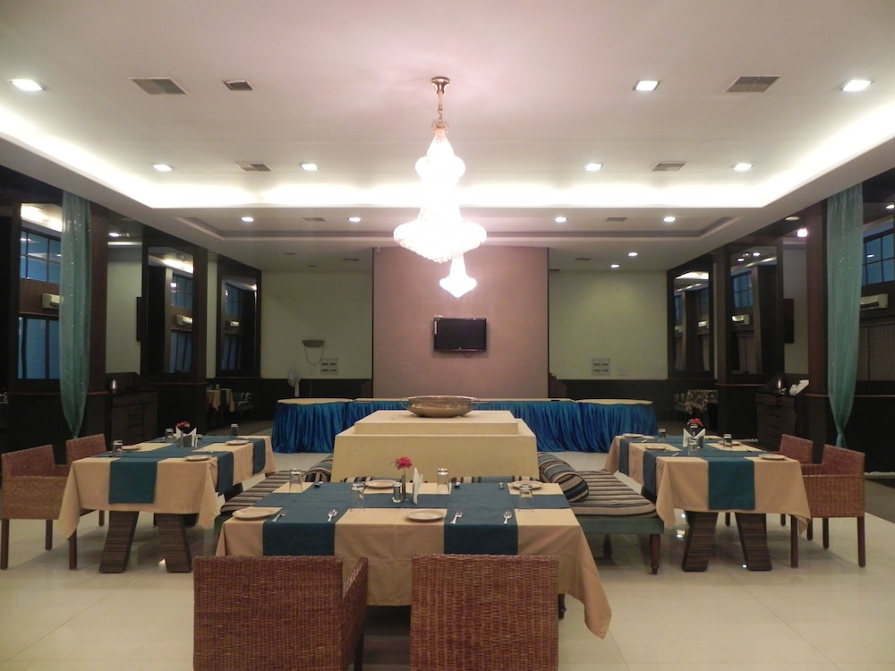 Hotel Reeva Regency 22/29
