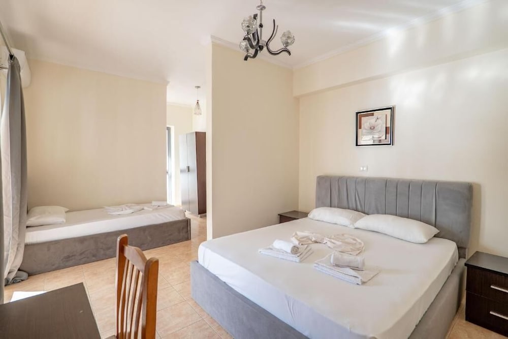 Hotel Primavera 32/50