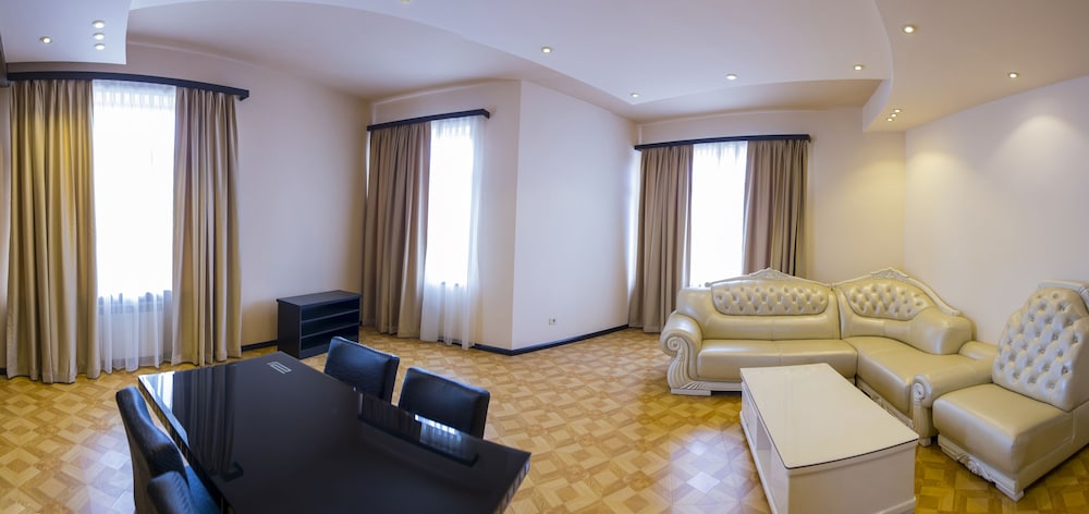 Grand Hills Hotel 22/50