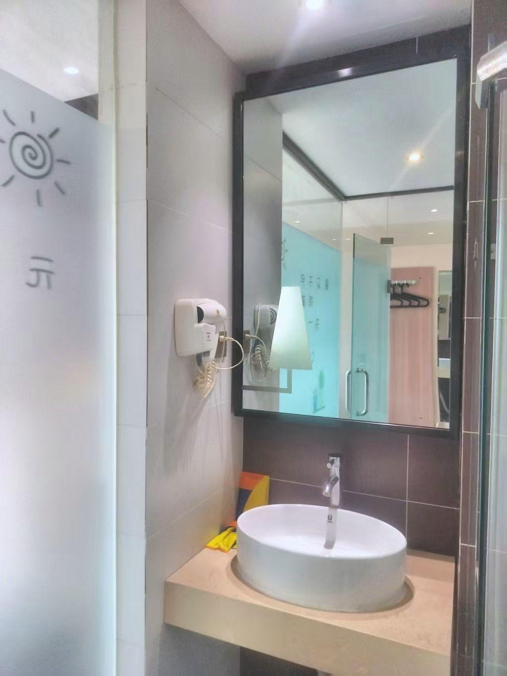 7 Days Sunshine Hotel (Yibin Nanxi Wenhua Road Xinglong Street) 27/33