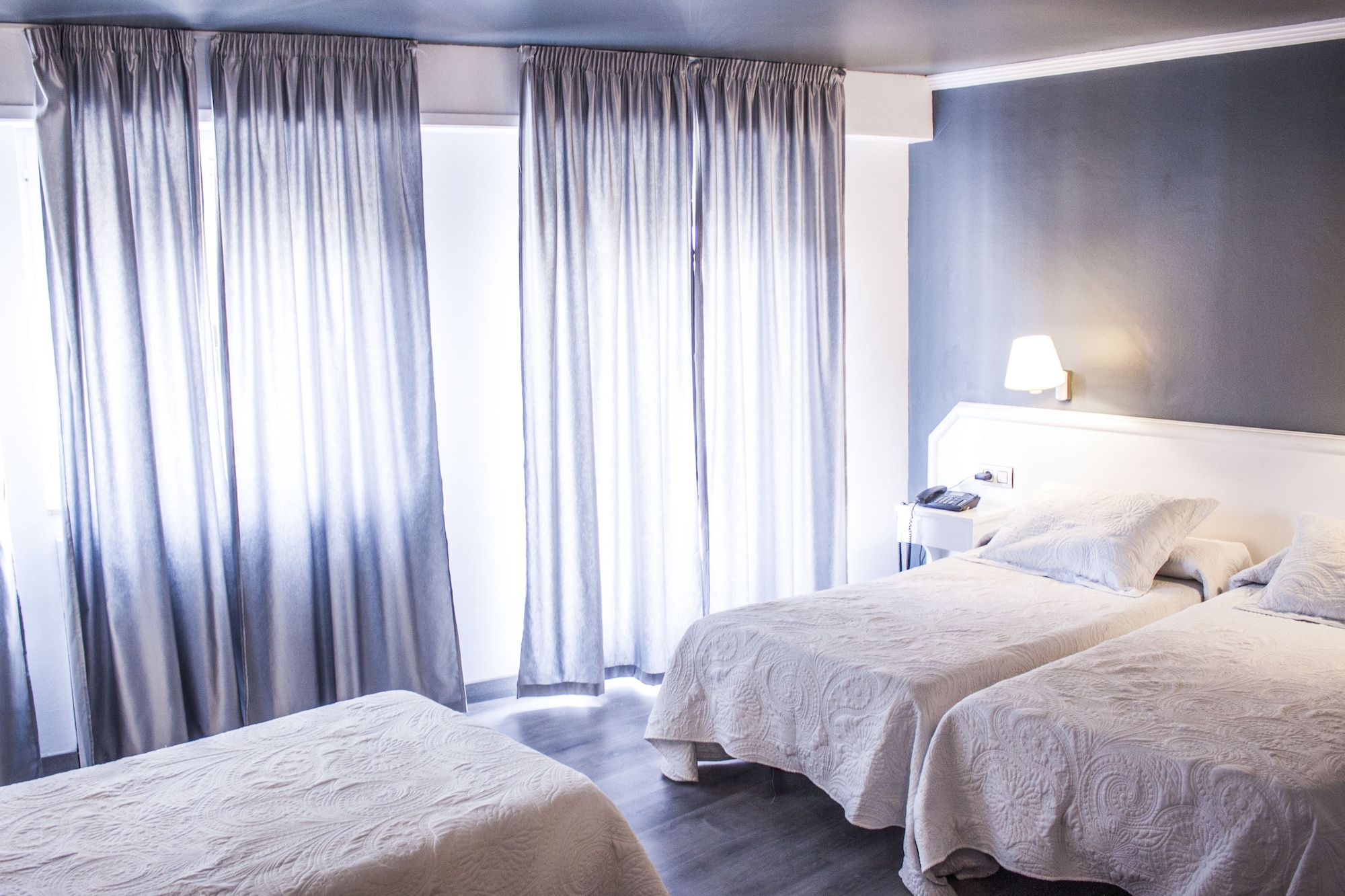 ROOM, TRIPLE
