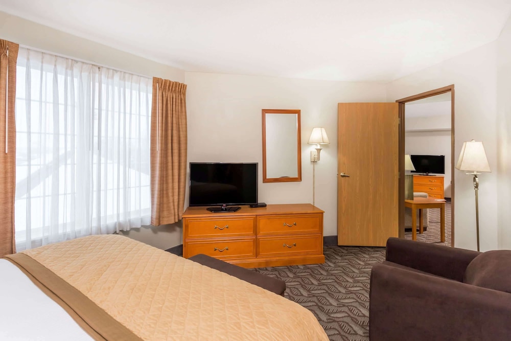 Wyndham Garden Madison Fitchburg 32/69