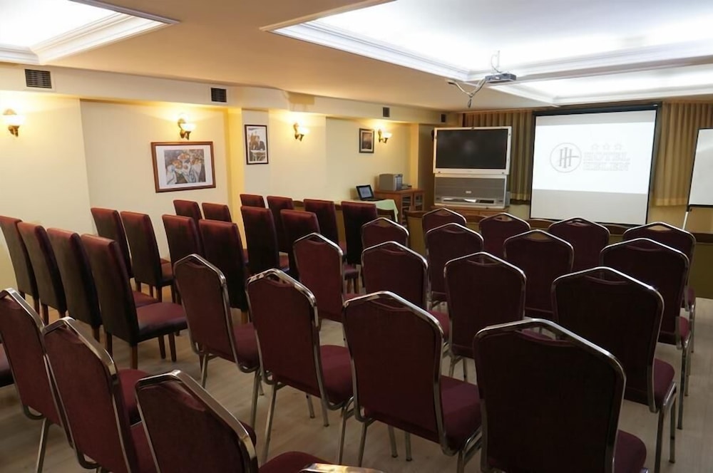 Helen Park Hotel 23/30
