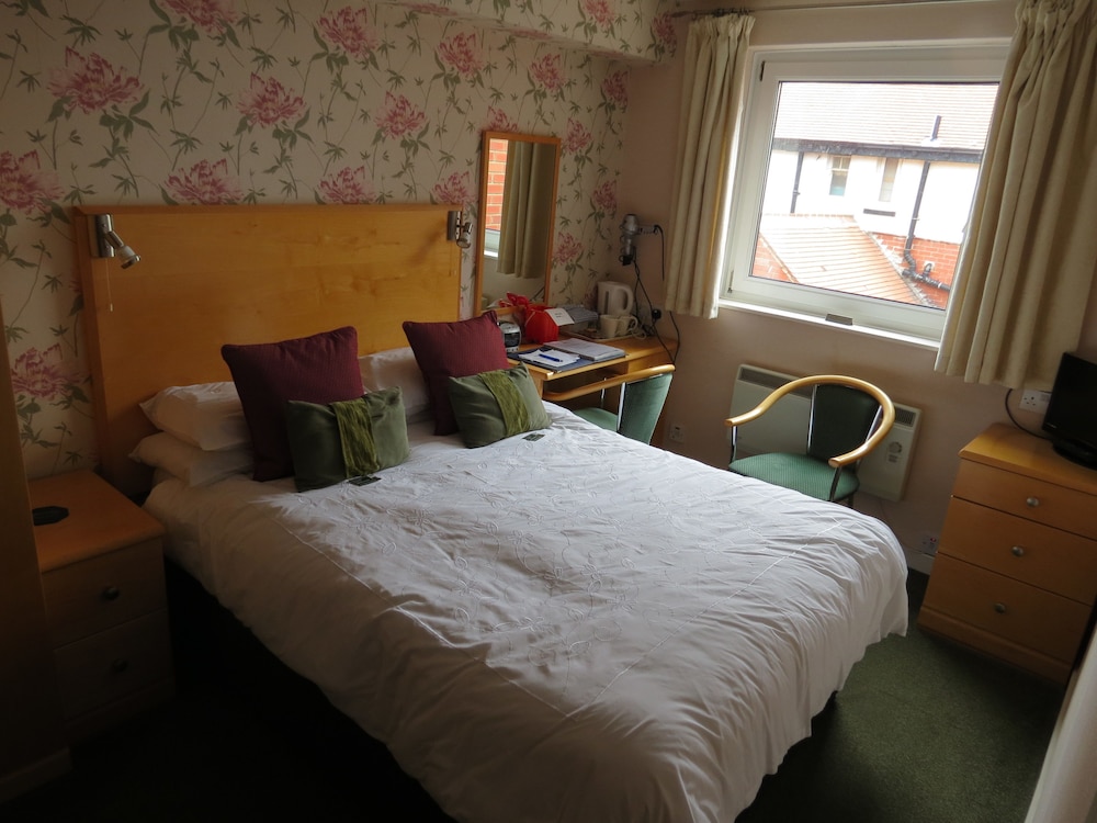 The Royal Bridlington 8/36