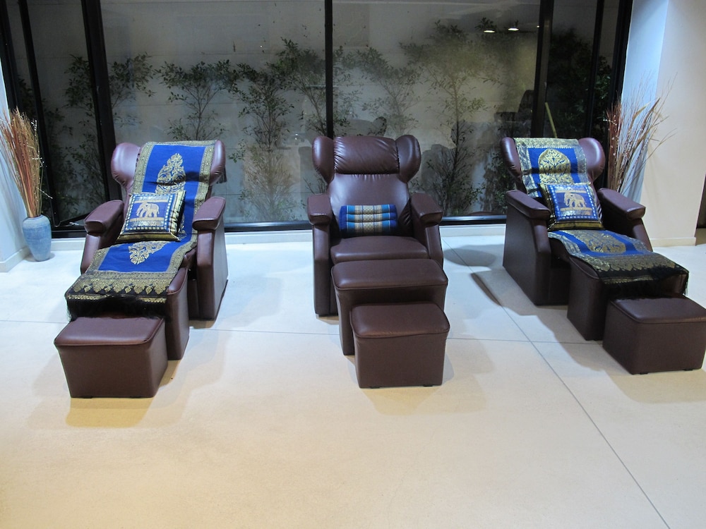Suvarnabhumi Oriental Resort 52/64