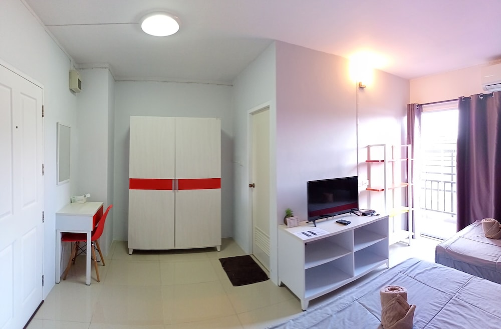 Room 9 Residence - Adult Only 33/43