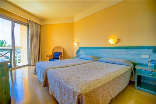 Room, Single, Double Bed, Sea View
