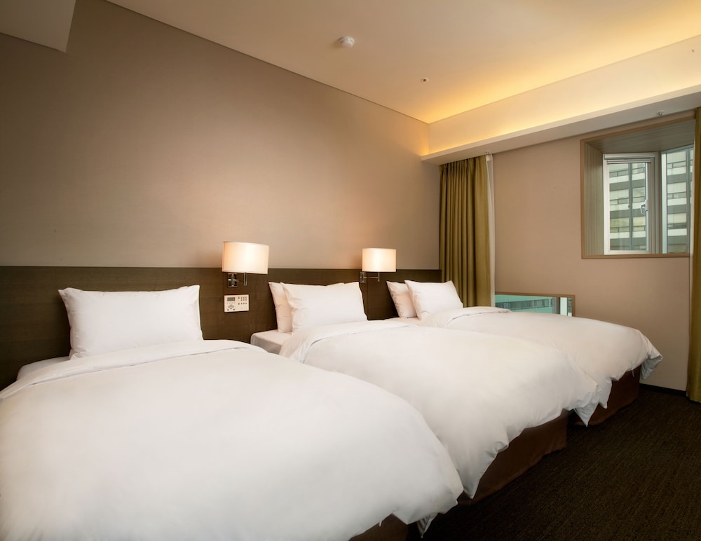 Hotel Manu 12/69