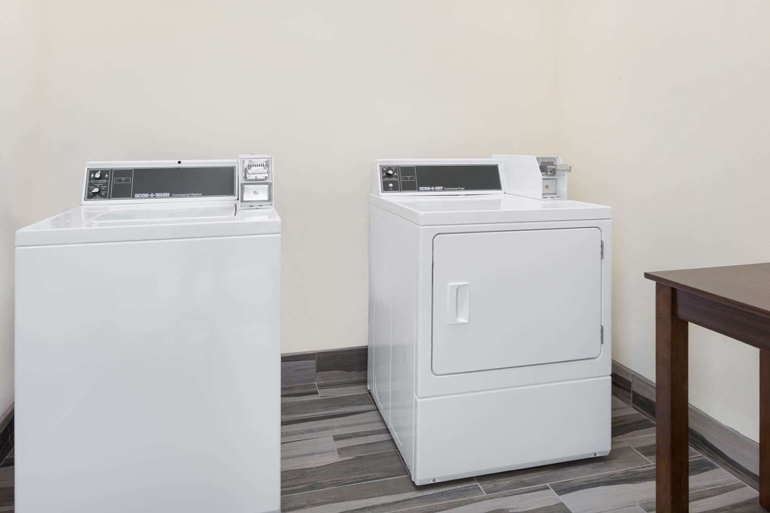 Days Inn & Suites by Wyndham Katy 3/22