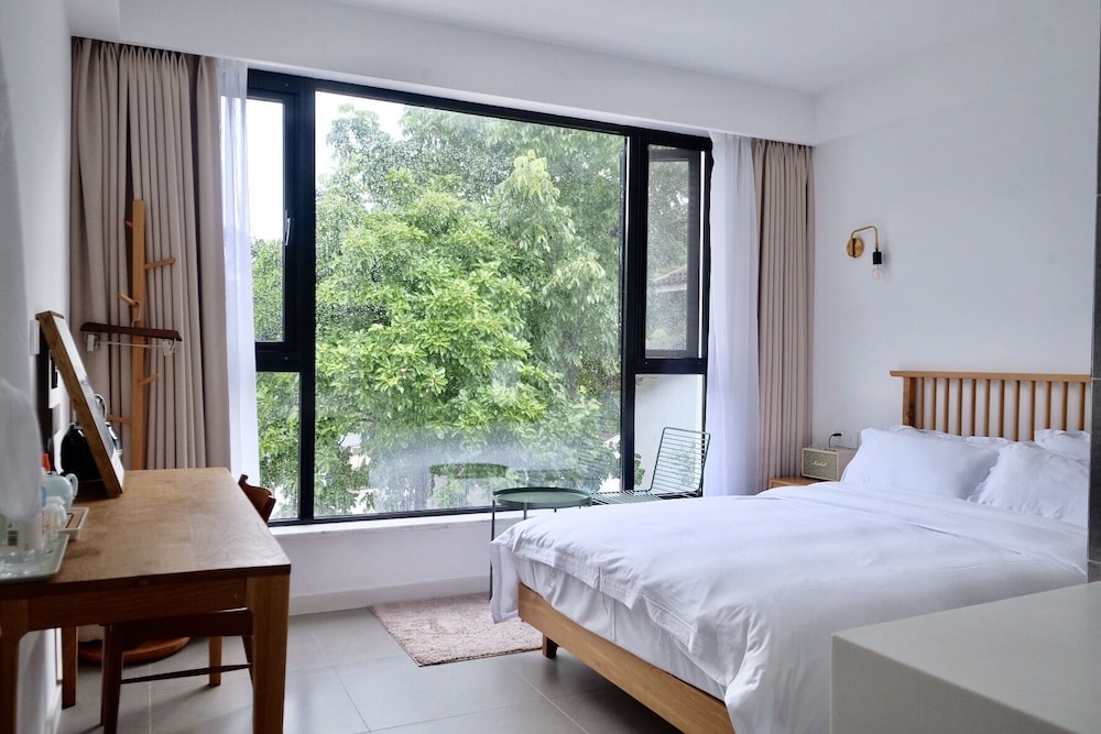 ROOM, DOUBLE BED, MOUNTAIN VIEW