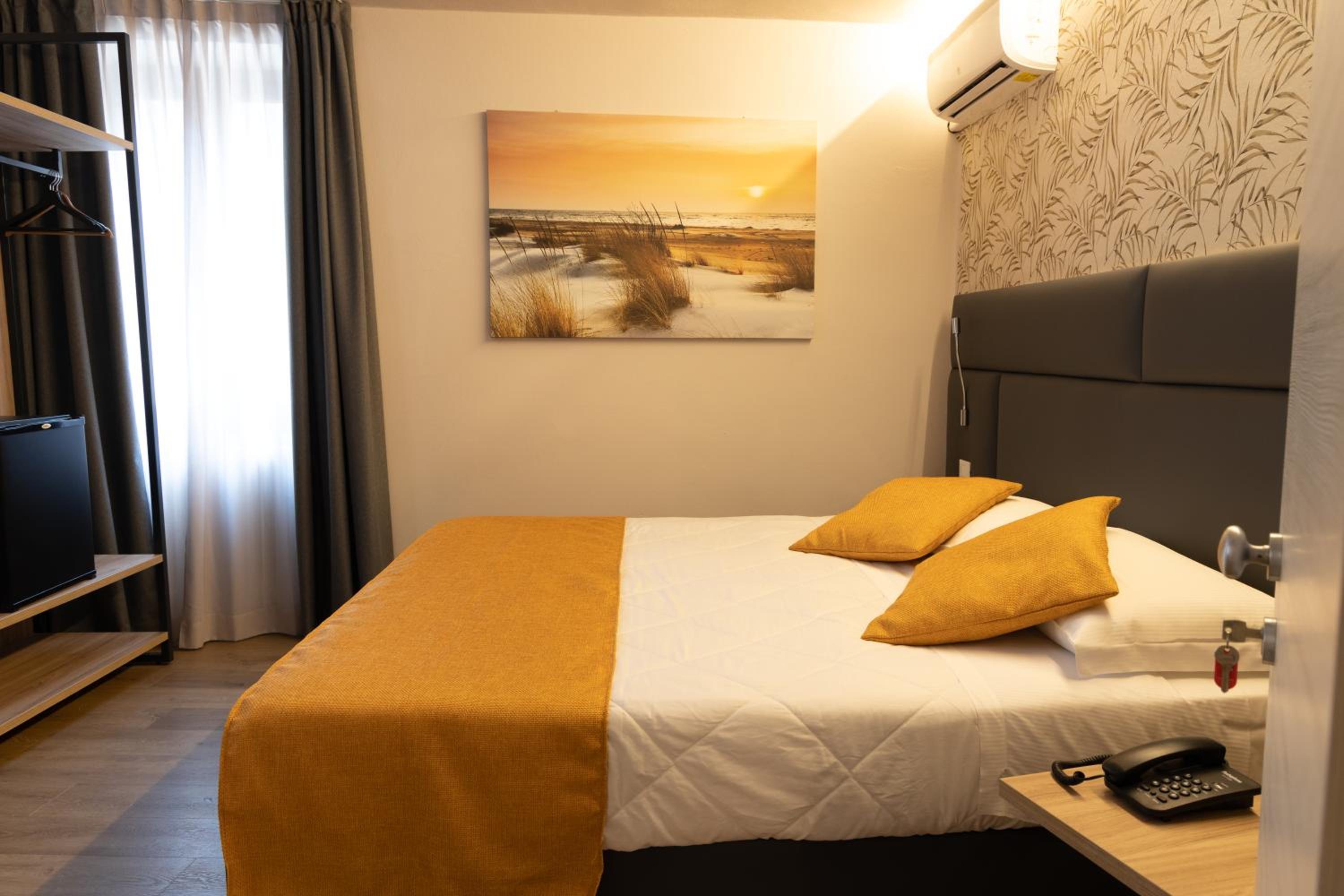 Standard, Double or Twin Bed