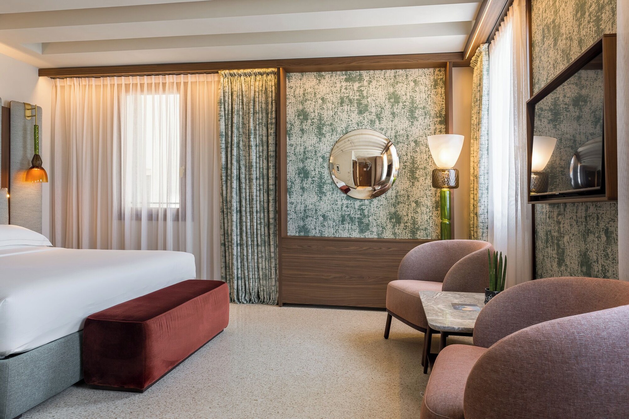 Junior Suite, Queen Bed, Lagoon View