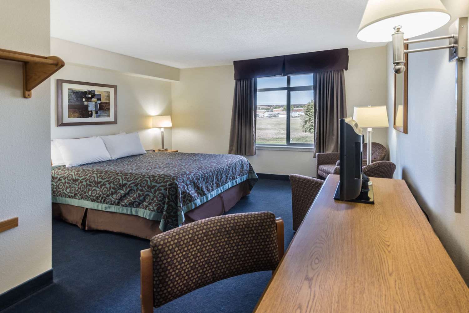 Days Inn By Wyndham Great Falls 19/35