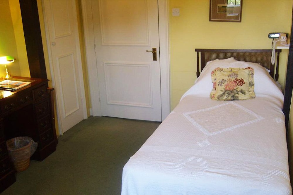 Guyers House Hotel 12/33